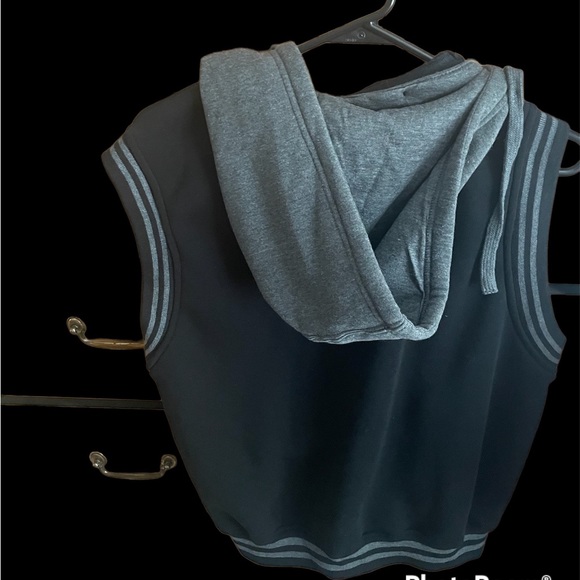 Black Button-up Vest - Picture 2 of 2